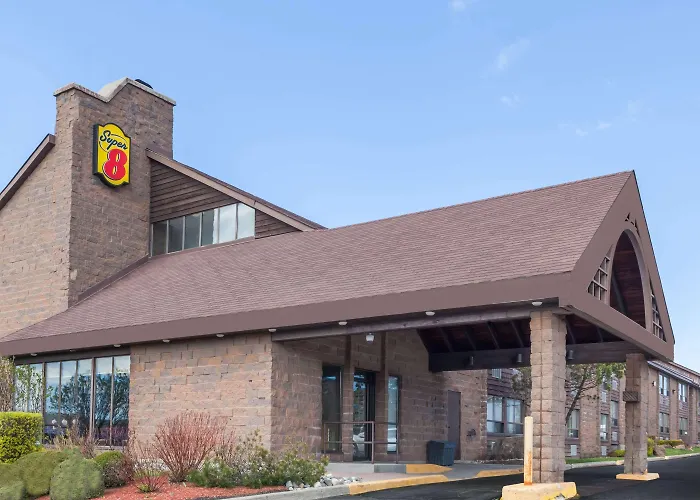 Super 8 By Wyndham Sudbury On